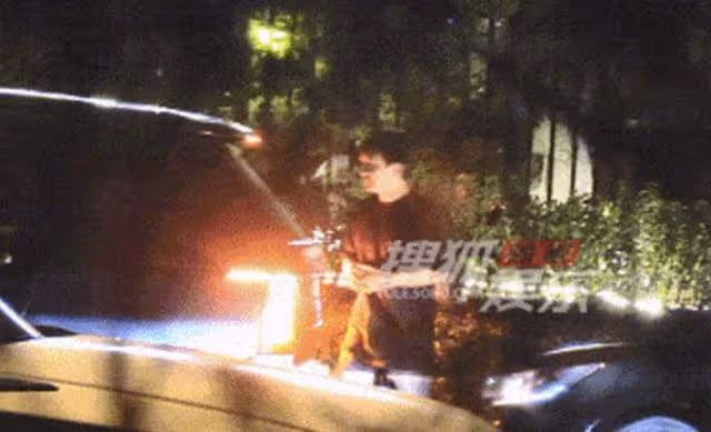 41歲宋佳與名導男友甜蜜約會,深夜同回愛巢,感情穩定疑好事將近
