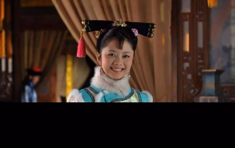 31歲譚松韻終於開竅了!穿時尚抹身材裙秀事業線,可以演蘇妲己了