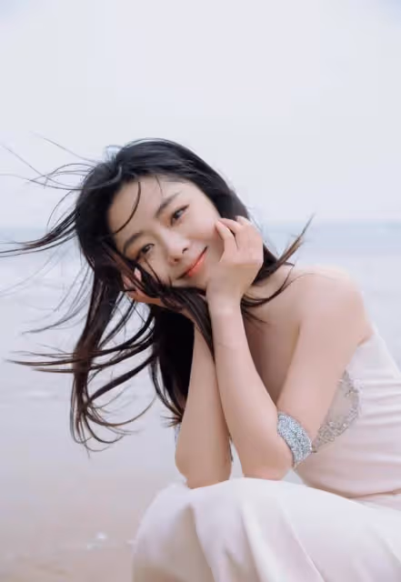 31歲譚松韻終於開竅了！穿時尚抹身材裙秀事業線，可以演蘇妲己了
