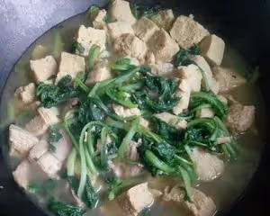 凍豆腐燉小白菜