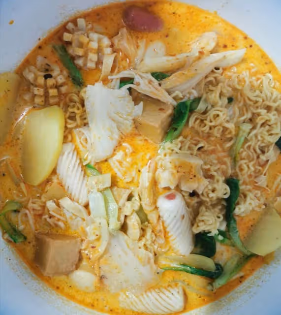 家庭版麻辣燙（火鍋底料加牛奶）