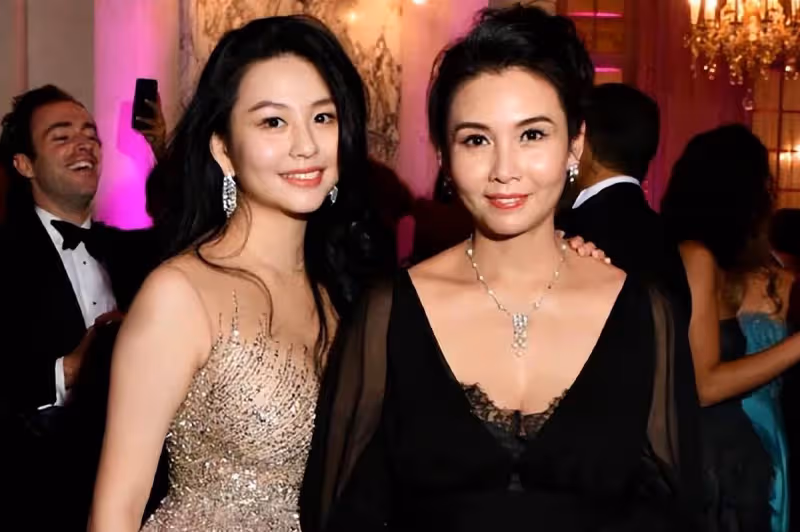 邱淑貞女兒近況曝光!一襲白色盛裝出席晚宴,身材豐腴笑容甜美,與千億富三代合影心情好,已融入名流圈