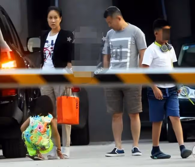 那英國外吃火鍋被偶遇 站路邊被圍觀拍照