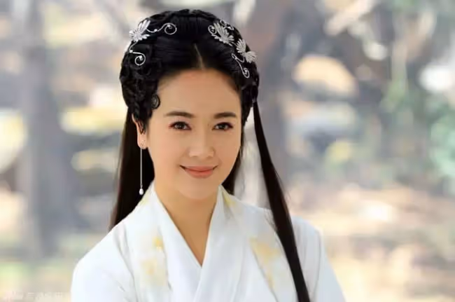 她才是京圈太子背後的女人 她的瓜大到沒人敢吃