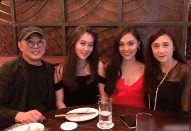 李連杰陪妻女逛街 定居歐洲疑仍未改回國籍
