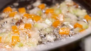 紅酒燴牛尾：口感酥爛，湯汁鮮美