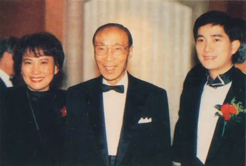 對方大27歲又已婚！她甘願「做妾室一生無兒女」苦等45年　轉正後「留下70億遺產」跟隨愛離去