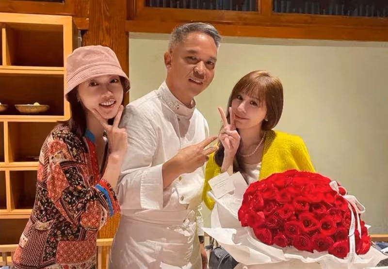 王心凌40歲生日,和小8歲吳謹言同框,完全看不出年齡差,全網贊凍齡少女感