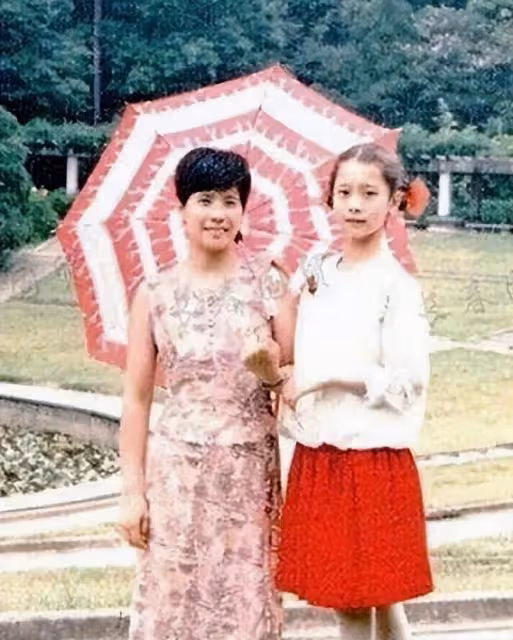 25歲隱婚生子,35歲緊抱黃磊的大腿,海清才是「人間清醒」