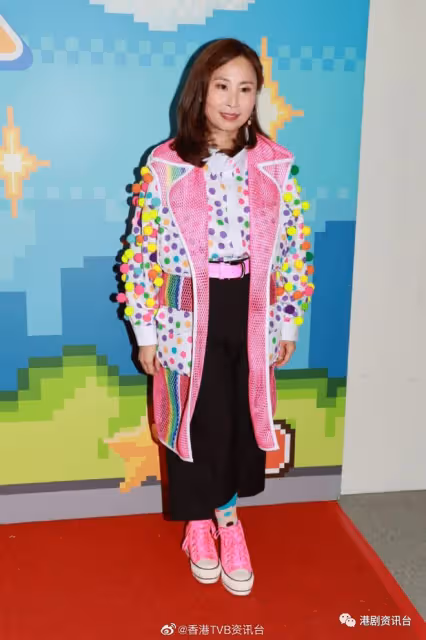 蘭茜再現幕前散發才女氣質!擁碩士學位習畫20年仲識珠寶鑑定