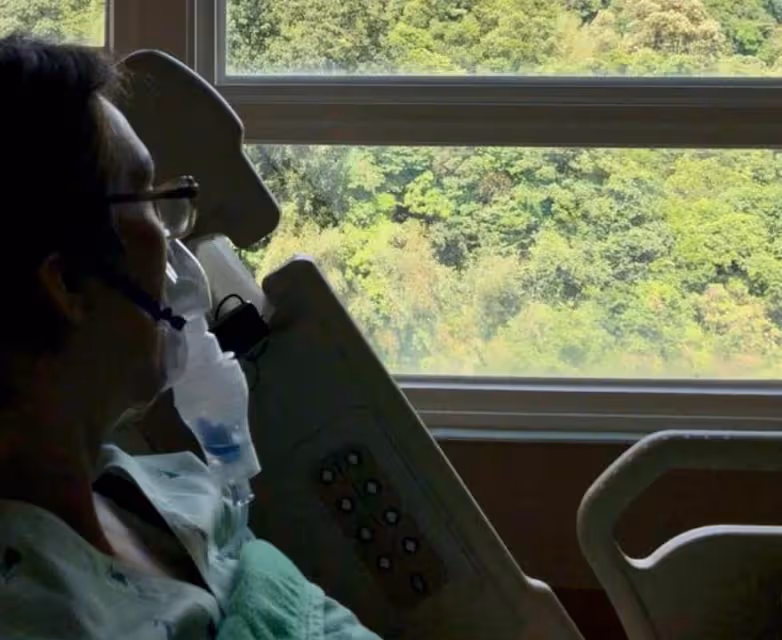 女歌迷曬與林志炫合影照,滿頭白髮滿臉皺紋,身體狀況讓人擔憂,網友:一副滄桑模樣