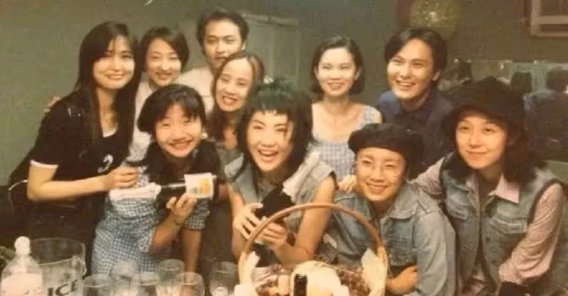 美聲成絕響！藍心湄突PO舊照「一堆大咖明星」勾回憶　網卻嘆「她26歲就走了」出意外走了