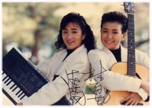 美聲成絕響!藍心湄突PO舊照「一堆大咖明星」勾回憶 網卻嘆「她26歲就走了」出意外走了