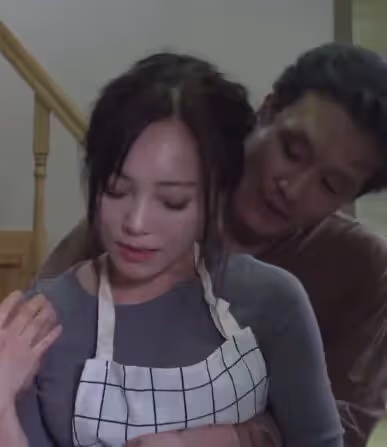 婆婆生病住院了,那晚公公偷偷來到我房間,我以為是老公,所以就發生了"這件事"
