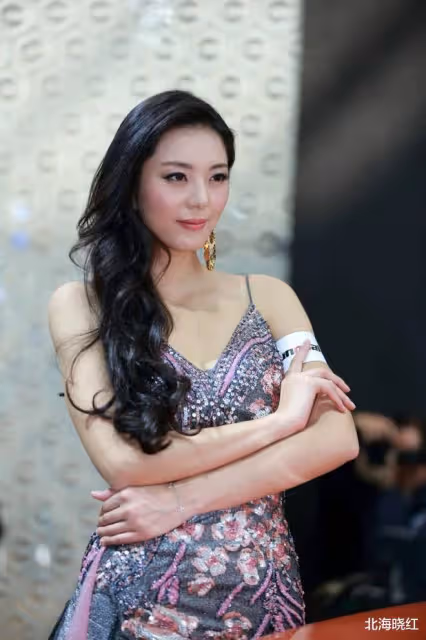 她被稱為「中國第一黃金比例身材」,如今33歲顏值高到犯規!