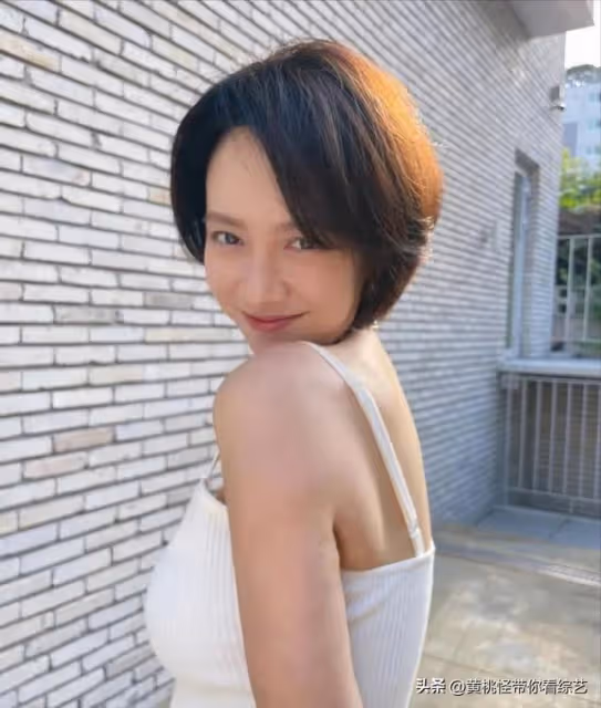 RM近況:新女PD改版!智孝42歲美照,金鐘國出道27年!光洙花絮照