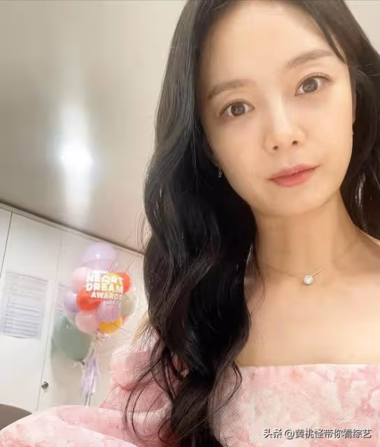 RM近況:新女PD改版!智孝42歲美照,金鐘國出道27年!光洙花絮照
