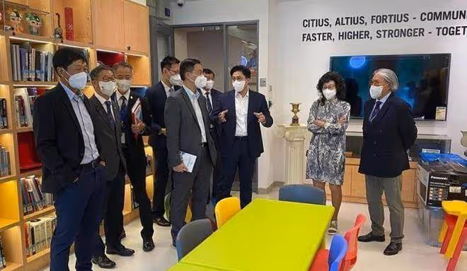霍啟剛和父親參加活動,感慨發聲說:事業步入正軌,郭晶晶是他堅強的後盾