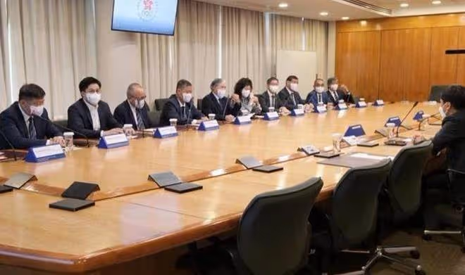 霍啟剛和父親參加活動,感慨發聲說:事業步入正軌,郭晶晶是他堅強的後盾