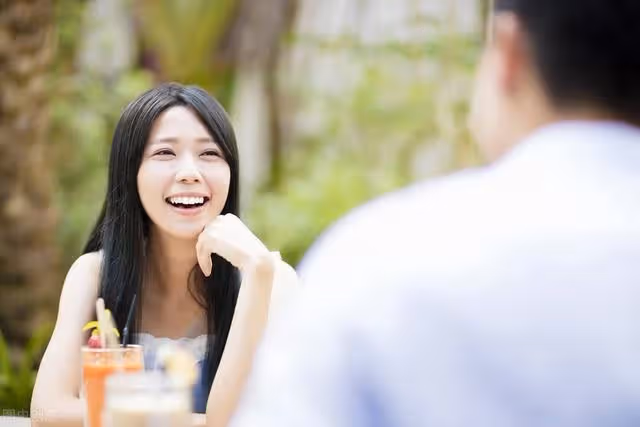 心機男買房,寫母親的名字,後男人失業崩潰,妻:不主動還,法庭上見