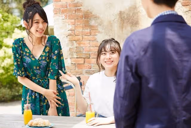 兒子趕媽走,會遭報應的"兒子:我就是遭報應,也比你到我家裝病好