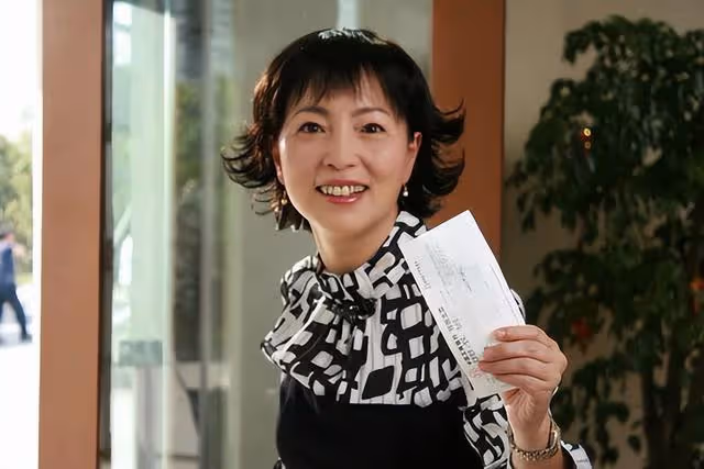 曾目睹前任出軌!知名港星稱一度不相信愛情,曝對方長得像王祖藍