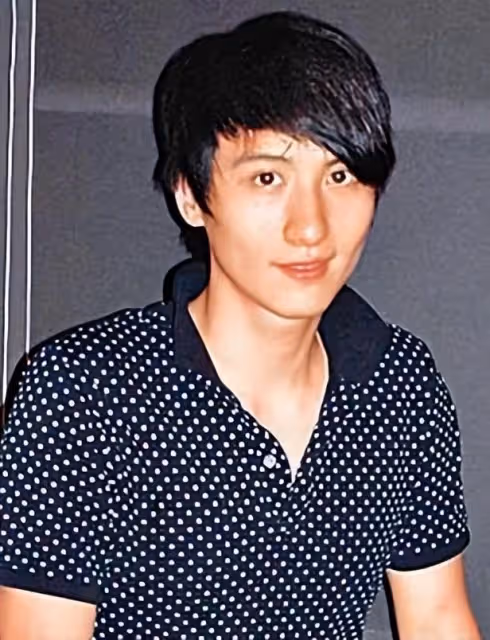 改過自新?香港男星變慈父享受家庭樂,曾涉公眾打鬥兼搞婚外情