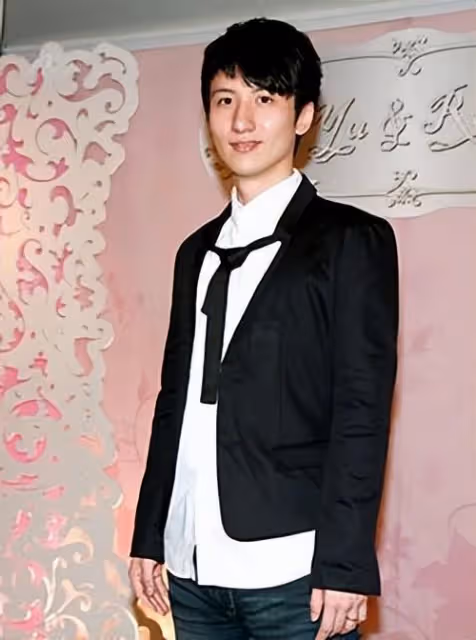 改過自新?香港男星變慈父享受家庭樂,曾涉公眾打鬥兼搞婚外情