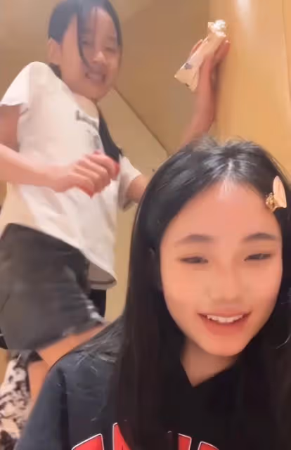 小s三女兒同框視頻 老大像小s老二像大s