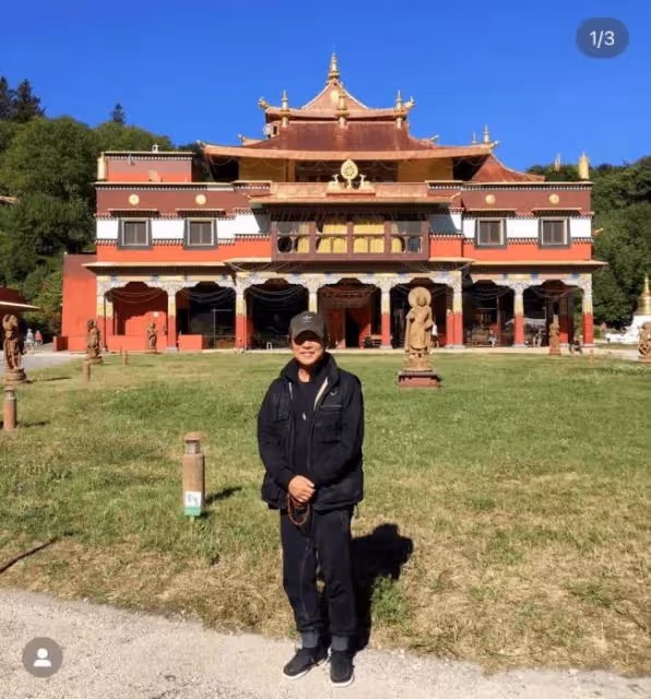 李連杰小女兒曬與父親合照 身材顏值越發像媽媽