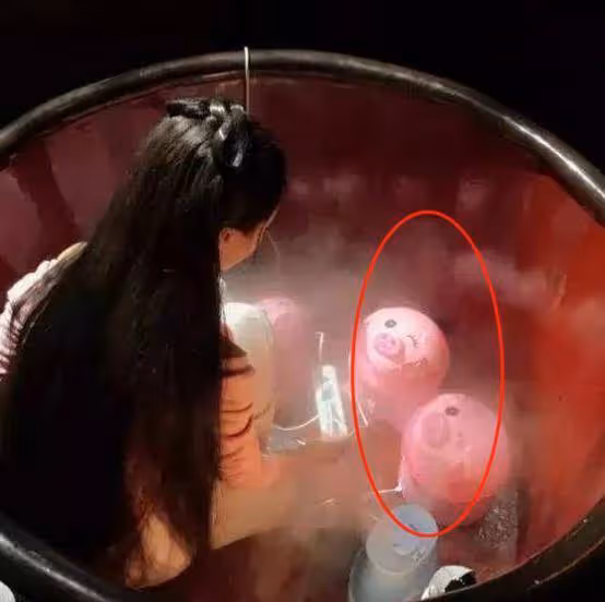 為什麼電視上的演員只有上身？看到全景後好尷尬
