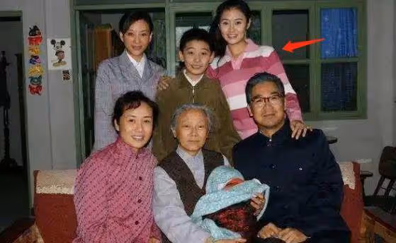 演員俞銘嘉：被父母逼婚後，27歲就嫁給了相親對象，現在怎麼樣了？