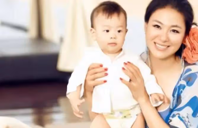 沉傲君：向聶遠求婚200萬，被拒絕，相親時娶了