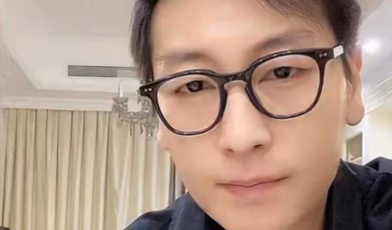 李豪為劉德華的尷尬聊天道歉，老婆卻說他不擅長採訪，但他是娛樂主持鼻祖