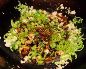尖椒肉沫打滷面
