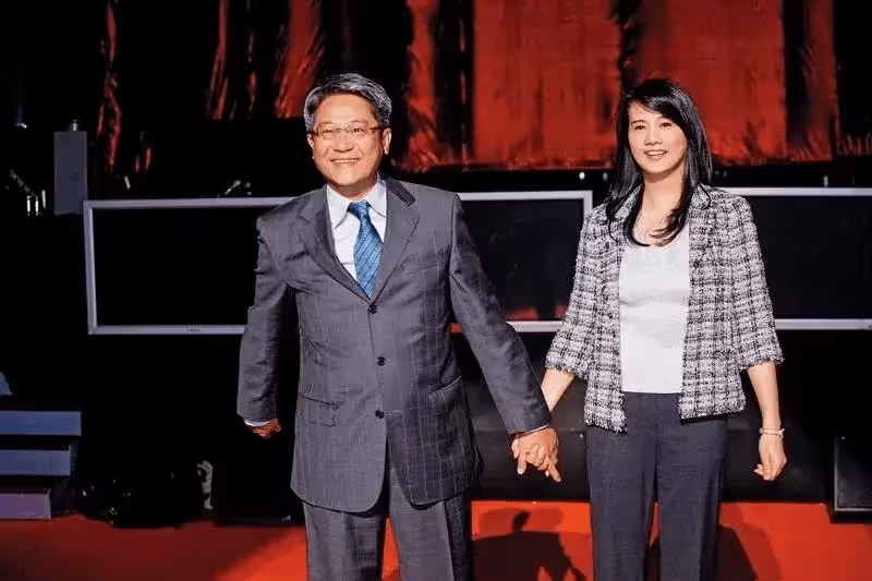 拒絕成龍追求!24歲「當紅時嫁入豪門」遭冷眼 丈夫被綁勒索1億「她孤身救夫」地位逆襲!