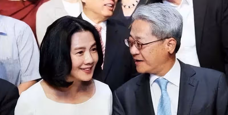 拒絕成龍追求！24歲「當紅時嫁入豪門」遭冷眼　丈夫被綁勒索1億「她孤身救夫」地位逆襲！