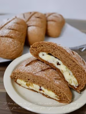 巧克力堅果乳酪軟歐包🍞滿滿乳酪堅果果乾餡料🍒明日早餐