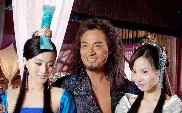 不顧家人反對!事業巔峰期「閃嫁大21歲影帝」 十年婚姻結束「獨自撫養2兒」近況卻讓人羨慕