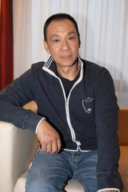 結婚40年!76歲老戲骨「為離婚」與妻子2次對簿公堂 晚年「孤身一人」感覺愧對兒子:都是我造成的