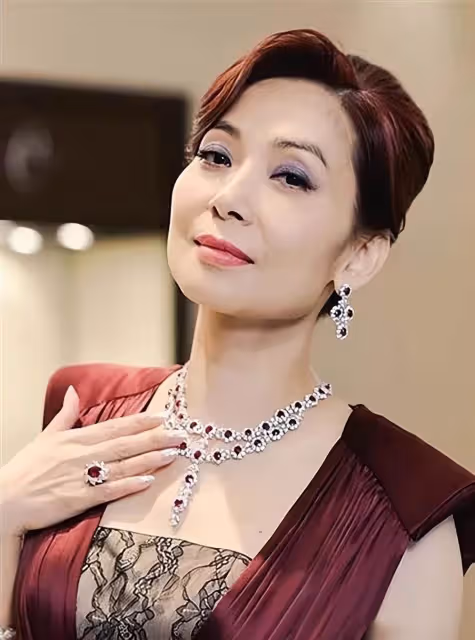 香港娛樂七位年過六十仍然單身的女星,大多數都是身家過億的富婆
