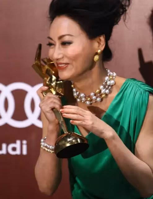 香港娛樂七位年過六十仍然單身的女星,大多數都是身家過億的富婆