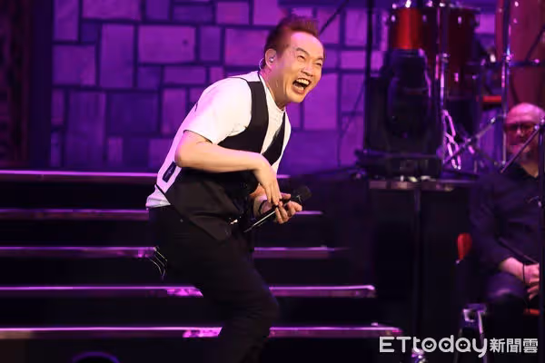 以為自己嫁天王!康康曝太太稱讚「這部位像劉德華」 相差18歲「結婚11年還是甜蜜」:都要靠主動
