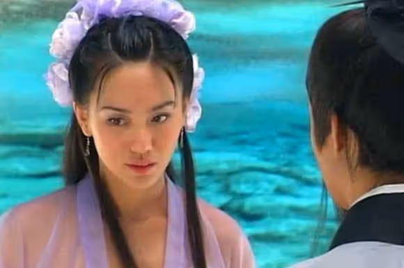 被譽為「新加坡四美」之一，與前夫戀7年分手，如今43歲還很美