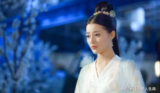 王秀竹演完《請叫我總監》再演《冰雨火》，很多人愣是沒認出來