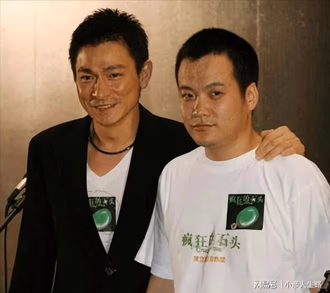 一場線上演唱會3.5億人觀看，劉德華用7首老歌，詮釋了藝德和實力
