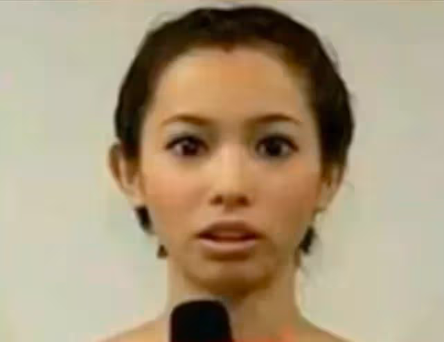 出道多年長相瘋狂變化,從醜小鴨變成白天鵝,她才是整容如換臉!