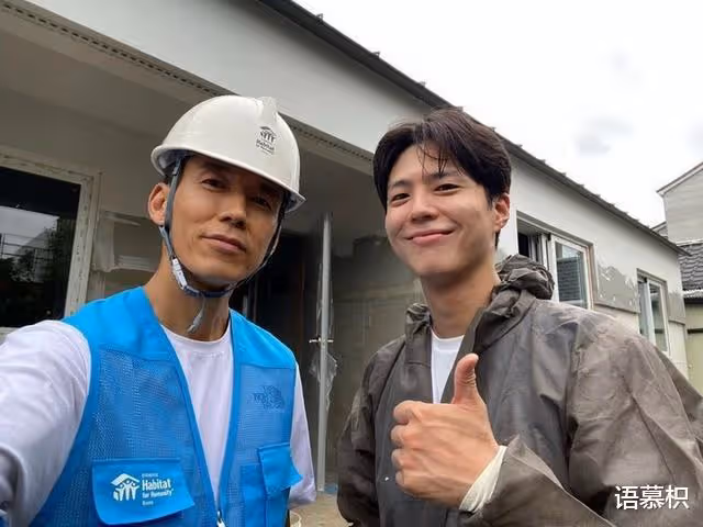 白天搬磚做公益,晚上化身鋼琴王子,朴寶劍顏值近況再次引熱議