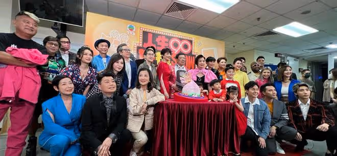 90歲胡楓宣布確診!在家隔離拍視頻報平安,聲音無異樣稱很精神