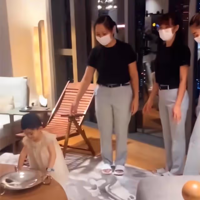 83歲劉詩昆豪宅宴客!1歲女兒太可愛像媽,家中有6名保姆陣仗大